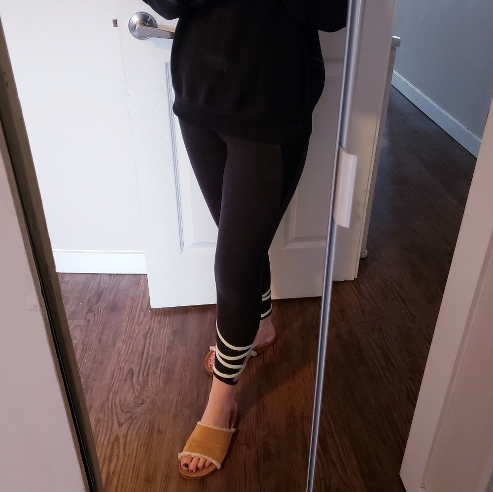 🪴BOGO FREE🪴 Victorias Secret Pink Strappy Crop Legging Size S